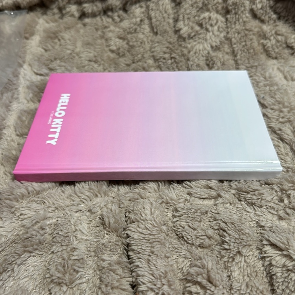 Hello Kitty Notebook - Picture 4 of 11